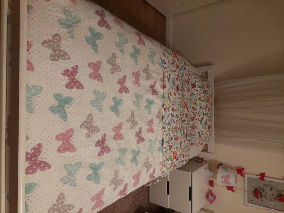 Colcha / capa de edredão e candeeiro de mesa