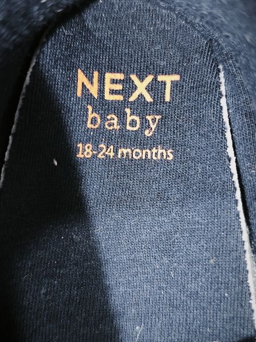 Продам детские кроссовки Next