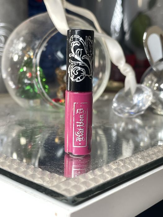 Kat von D Everlasting liquid lipstick zastygająca pomadka do ust mini