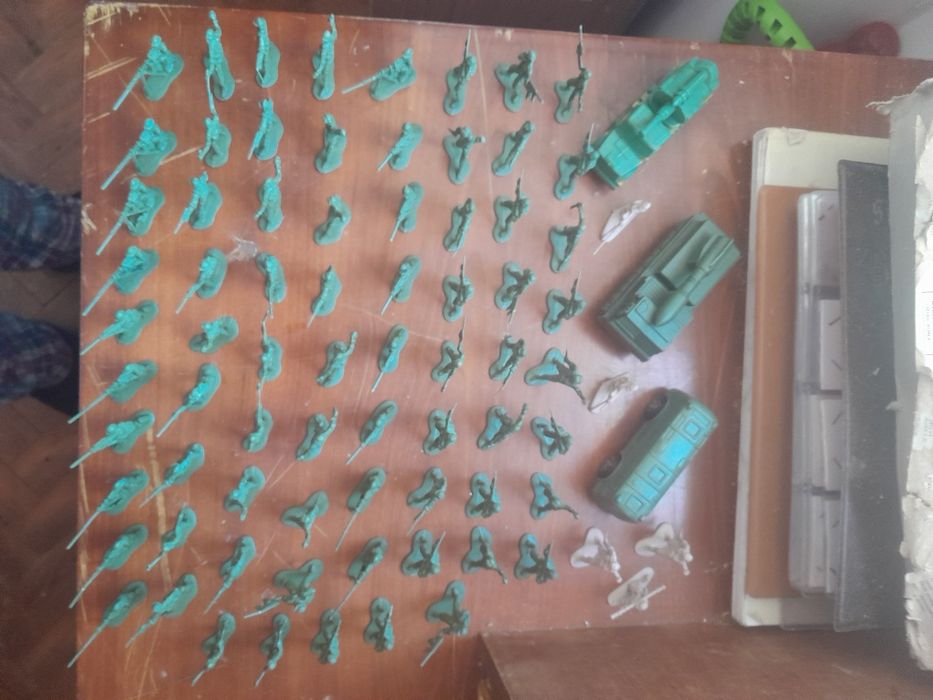 70 Soldados vintage monocromáticos