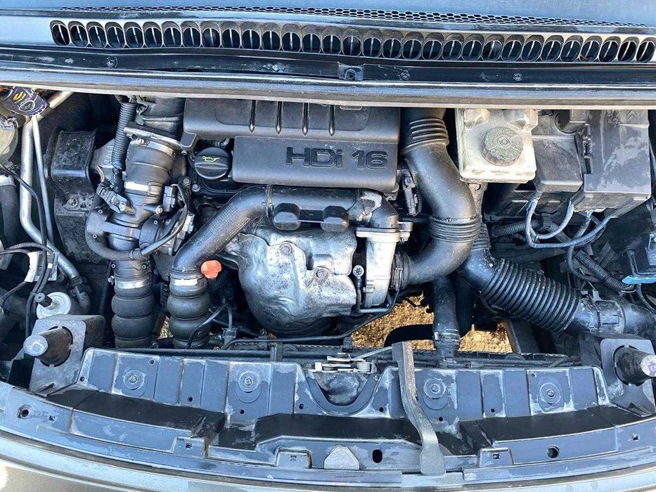 Продаю власне автомобіль Peugeot 3008    2009