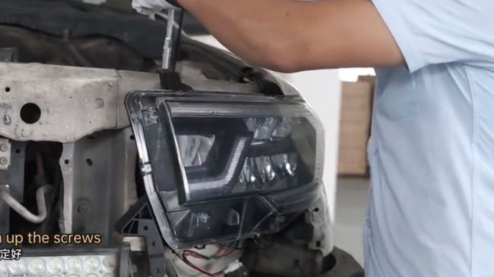 Акция!!!Toyota (08-17); Sequoia (08-22): Головная оптиика фары фонари