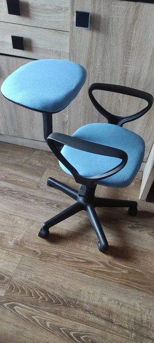 Fotel biurowy dziecięcy niebieski