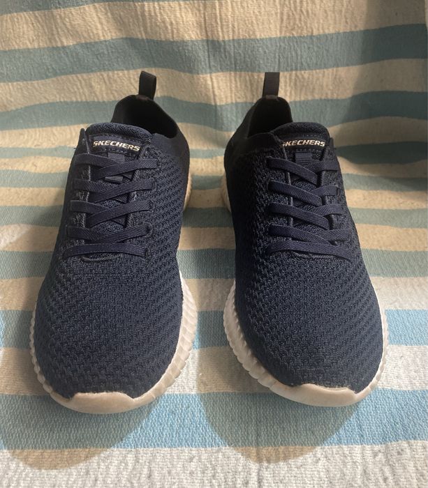 Легкі дихаючі SKECHERS MEMORY FORM. Орігінал. Розмір 40, стелька 26см