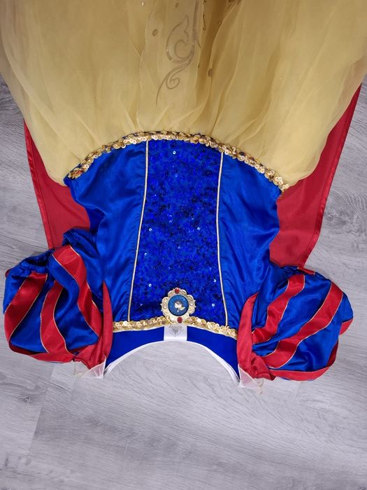 Vestido + bandolete Branca de Neve