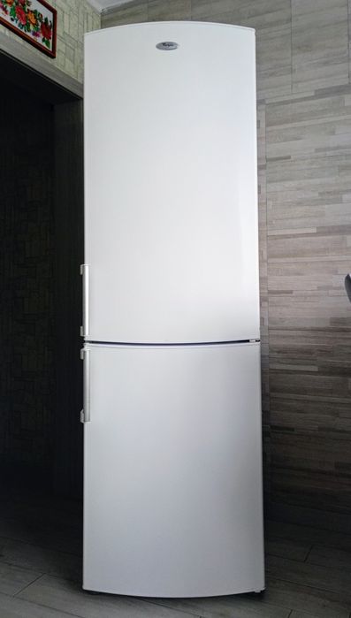 Двокамерний холодильник WHIRLPOOL WBE 3412  W
