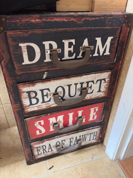 Lindo móvel arrumação