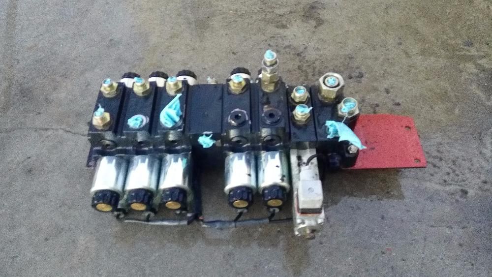 Разпределитель розподільник rexroth гідро Лида 1300 Case Кейс CF 525