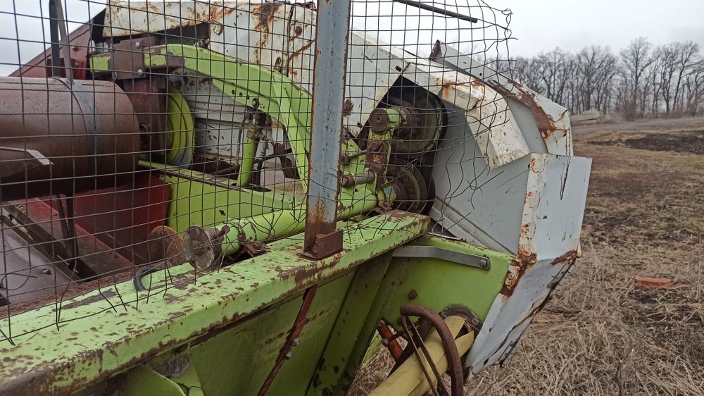 Продам комбайн класс