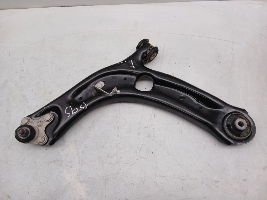 Braço de suspensão frente esquerdo AUDI Q3 (F3B)