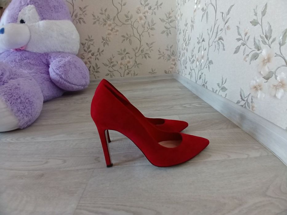 Туфлі червоні замшеві