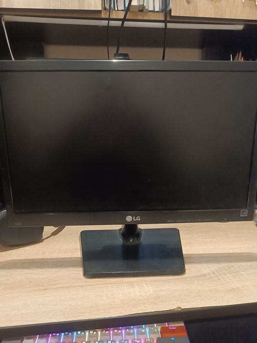 Продам монитор LG 500 грн