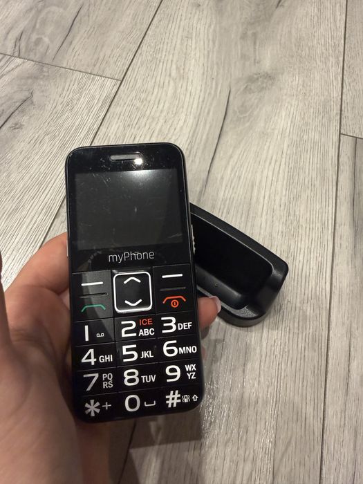 Telefon Maxcom ze stacja ładującą