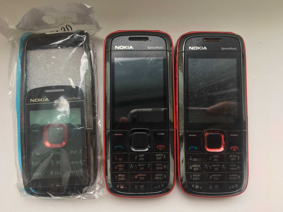 Два телефони Nokia 5130