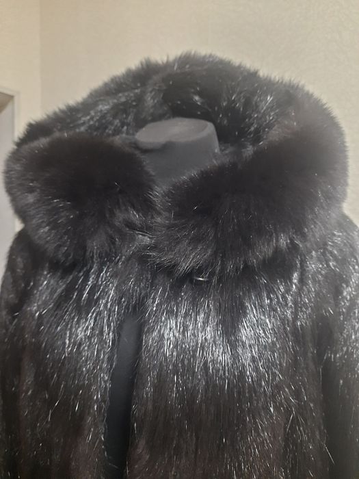 Продам шубу с капюшоном