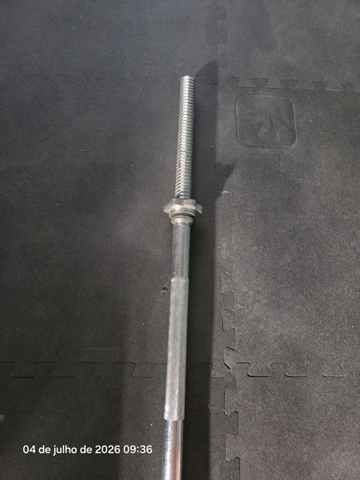 Barra de Musculação Maciça 1.50m (Diâmetro 30mm) + Molas