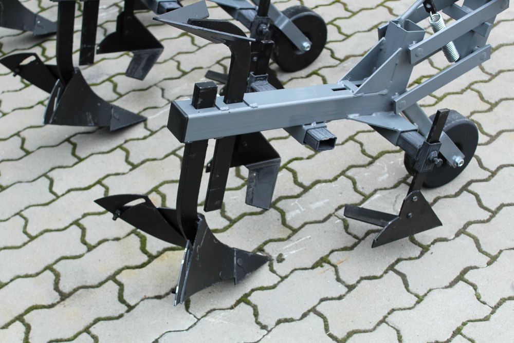 ДУЖЕ НАДІЙНИЙ Трисекційний Культиватор міжрядний навісний VINMET 3