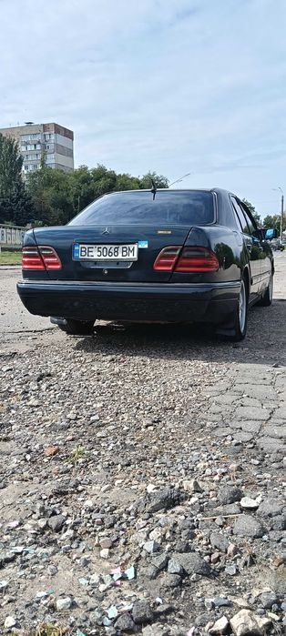Автомобіль mersedes