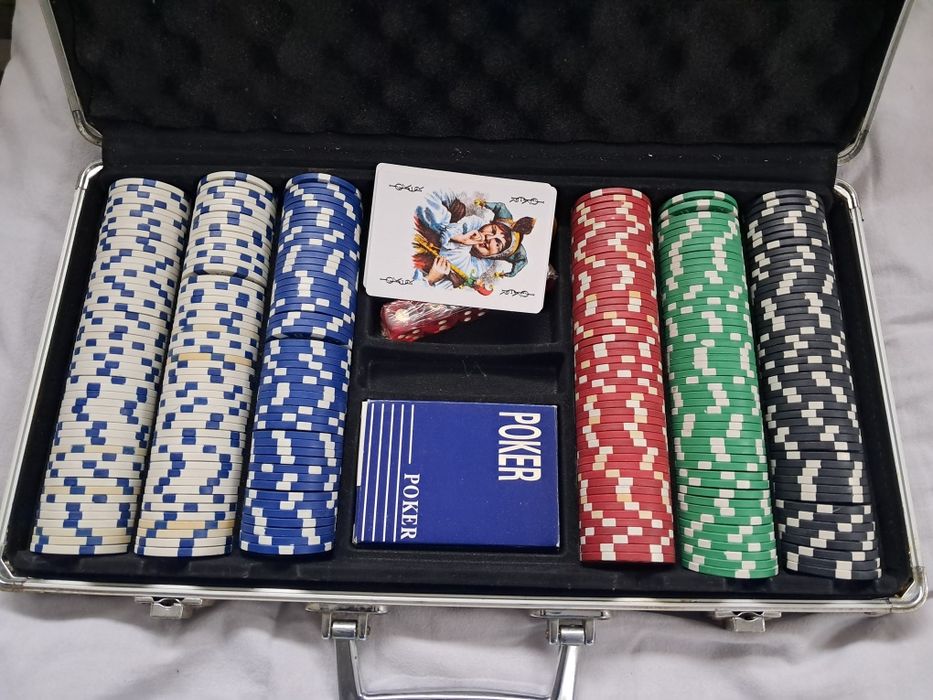 Mala de poker como novo