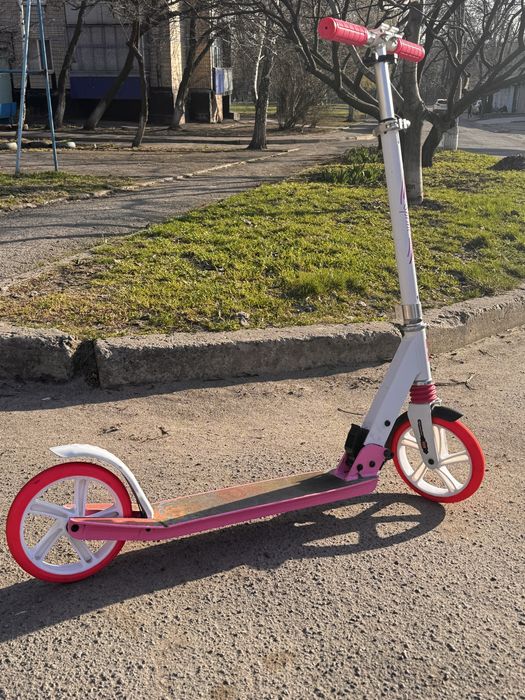 Самокат для девочки 1200грн