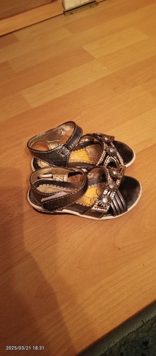 Buty dla dziewczynki rozmiar 23
