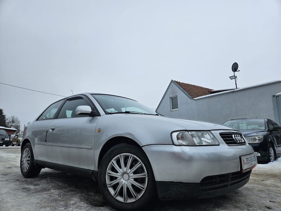 Audi a3 1.6 benzyna // 4x drzwi // tanio // ekonomiczny // zamiana