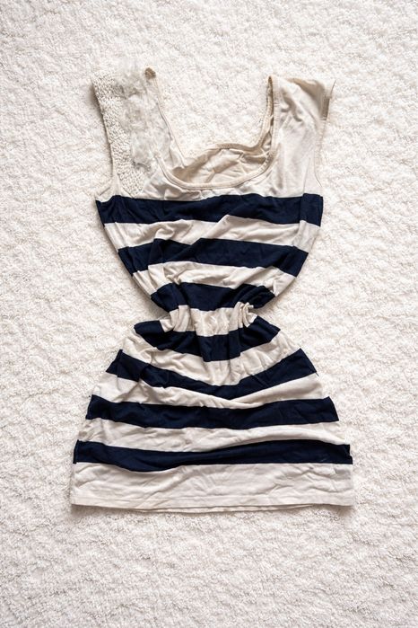 Koszulka w paski idealna na ciepłe dni