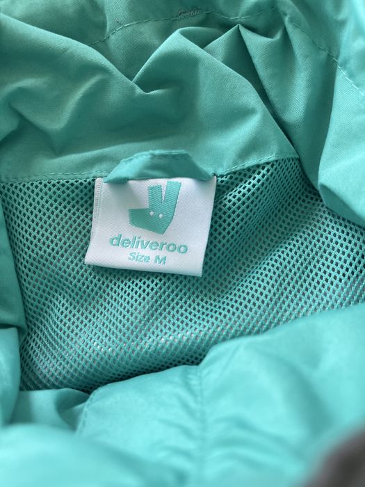 Casaco impermeável da Deliveroo
