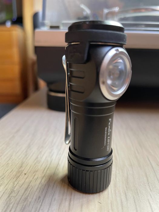 Vendo lanterna Fenix LD15R