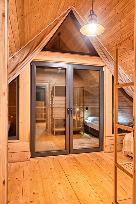 Domki Klimatyzowane, balia z jacuzzi .