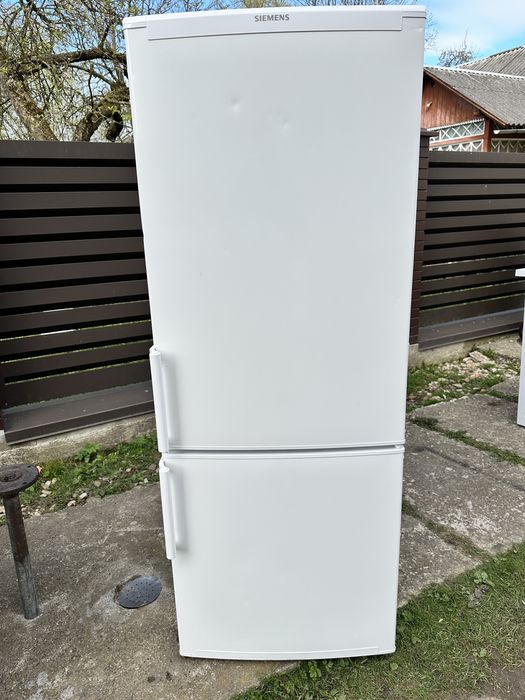 Холодильник SIEMENS 1,55