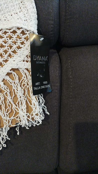 Top damski biały w stylu boho.