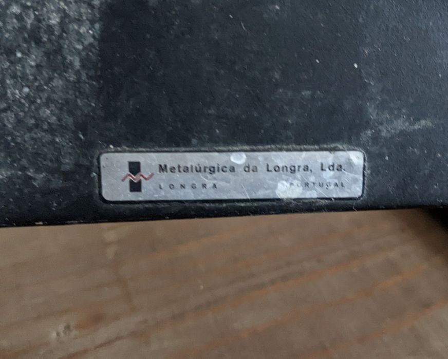 Cadeira giratória Daciano da Costa / Linha "Cortez"