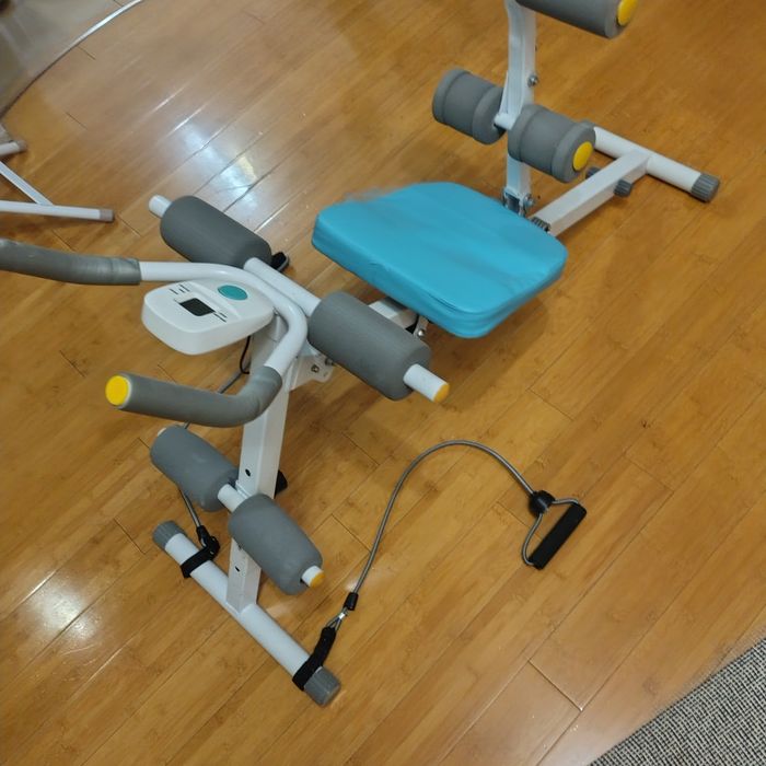 Ławeczka wielofunkcyjna do ćwiczeń prawie nowa użyta może 5 razy