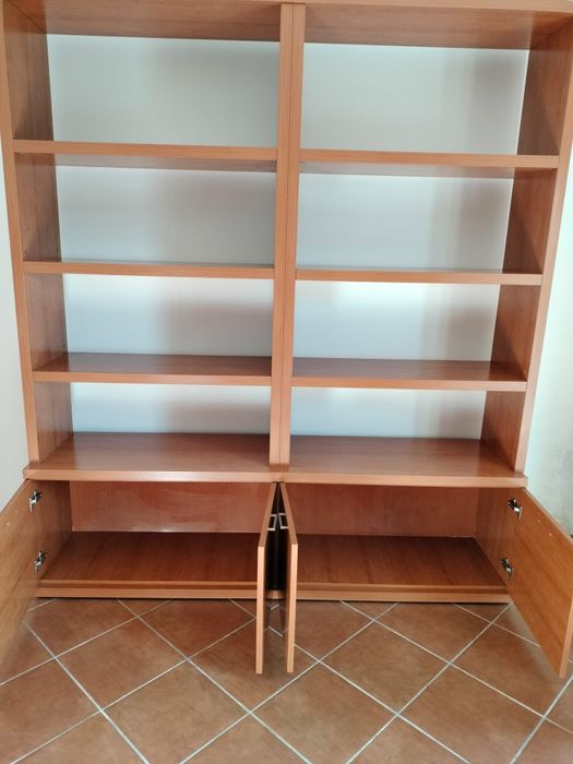 Estante madeira com arrumação inferior - 2 MT x 2,30 MT (comp.x alt.)