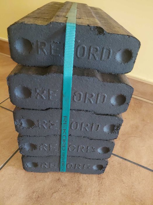 Brykiet REKORD z wegla brunatnego