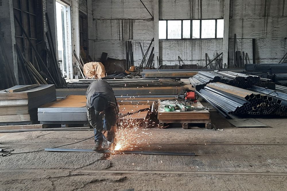 Труба профільна / профильная 15х15х1,2 - 120х120х4,0 метрами / тонами