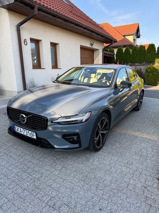Volvo S60 VOLVO s60 B5 Dark Theme AWD