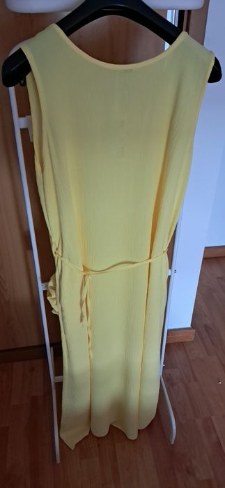Vestido amarelo novo