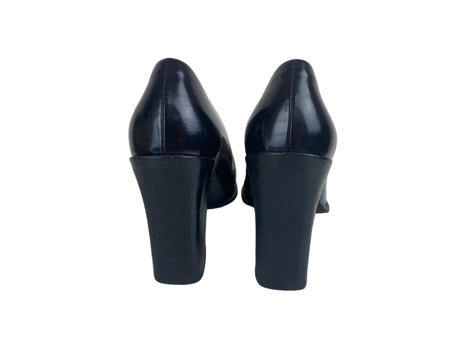 Жіночі туфлі Prada