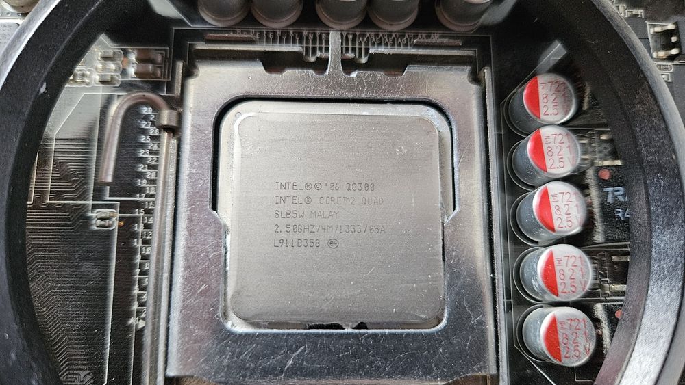 775 Asus P5B Premium, Q8300, DDR2 7Gb