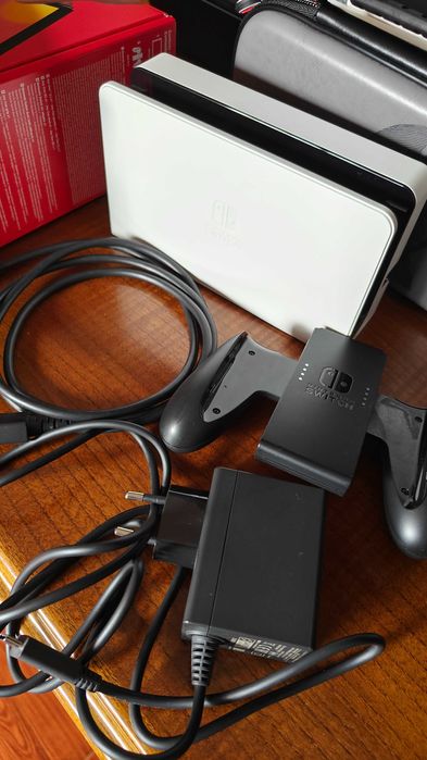Nintendo Switch OLED, Branca c/caixa como nova