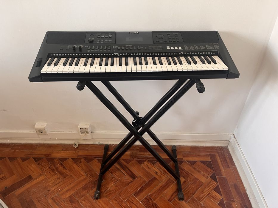 Teclado Yamaha PSR-E453 61 Teclas + Suporte