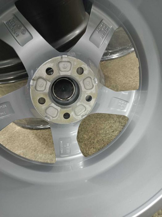 Диски 5*112 R18 DIA66,6 ET39 8J оригінал Audi VW Skoda