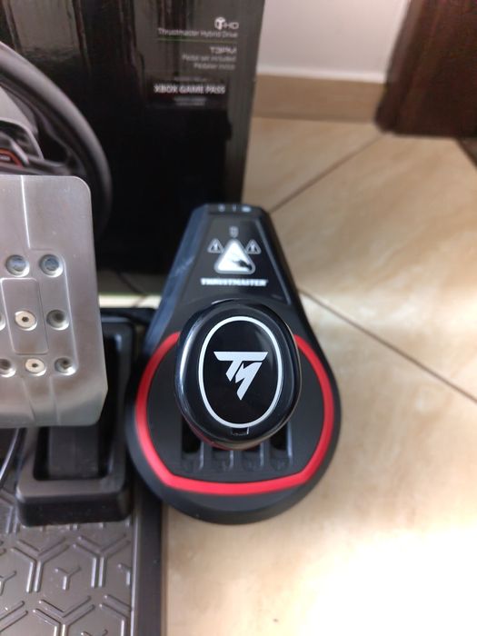 Kierownica thrustmaster t248 + shifter th8s