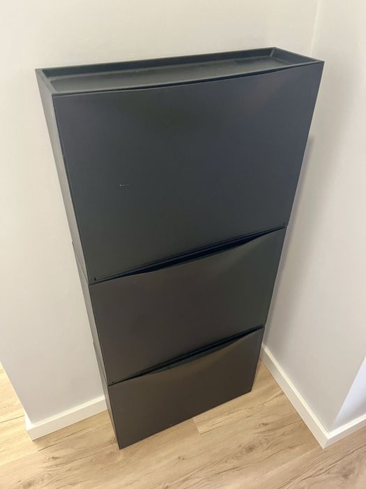 Sapateira TRONES IKEA preta