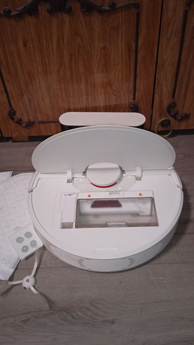 Продам робот пилосос Xiaomi Roborock S6