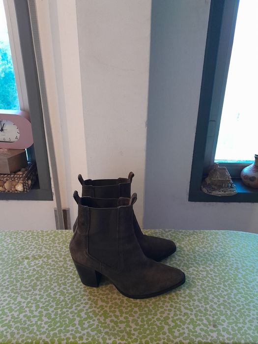 Vendo Botas de Senhora MANGO muito bonitas como novas
