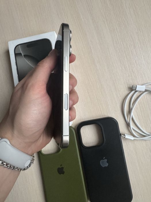 iPhone 16 Pro 256, стан нового, акум 94, неверлок