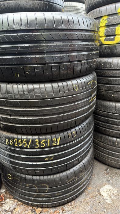 255/35/21  Pirelli